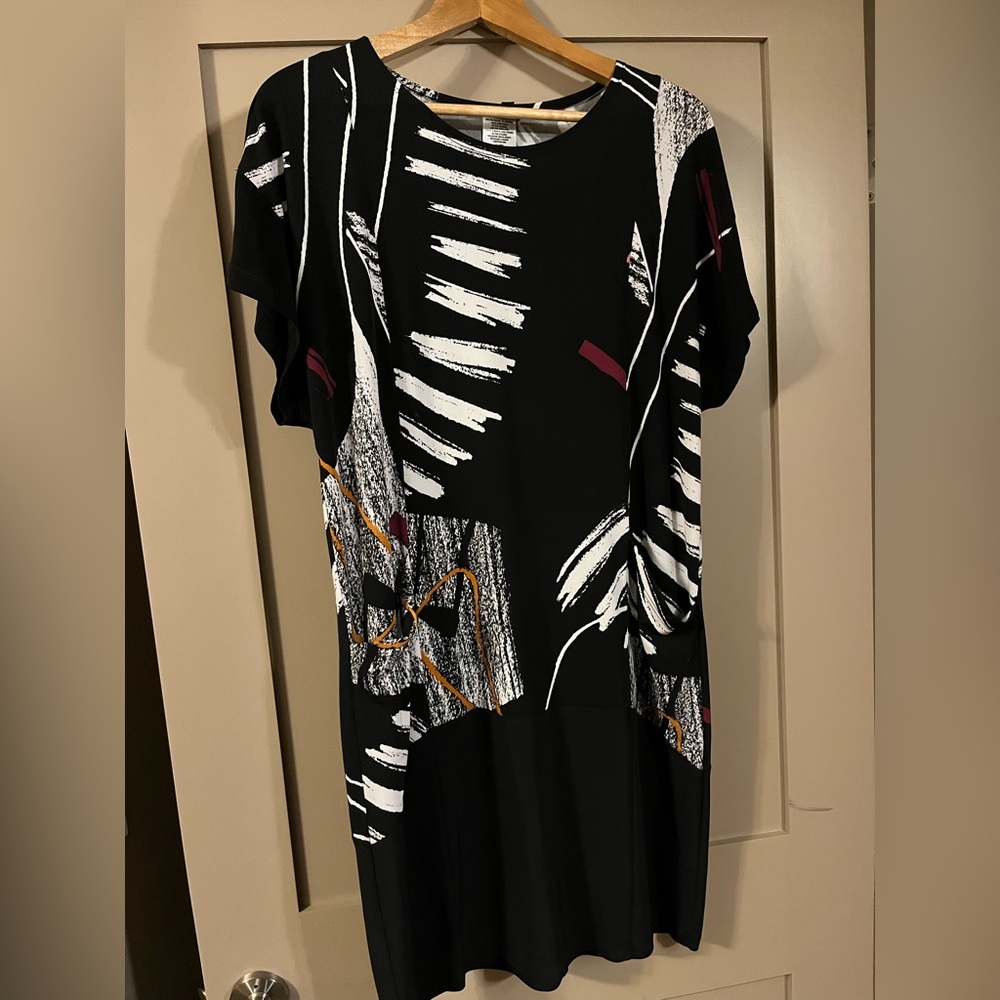 Geometric shift dress with pockets